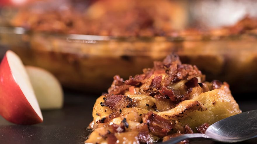 Tarte briochée au bacon, pommes et érable | Recette | F. Ménard